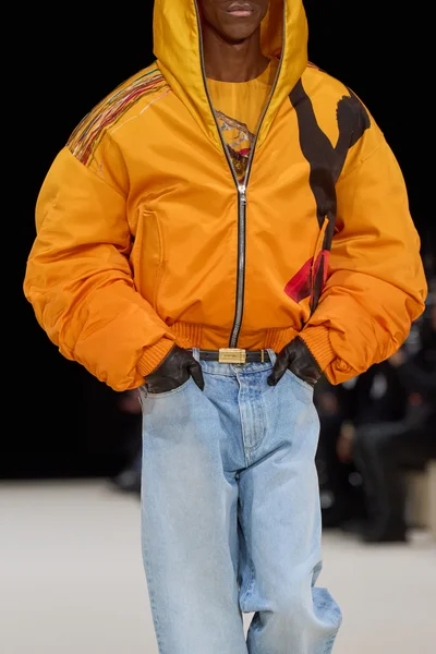 Look 95